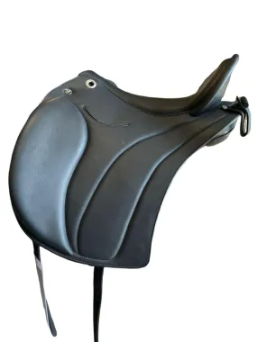 DP Saddlery Majestro 6202