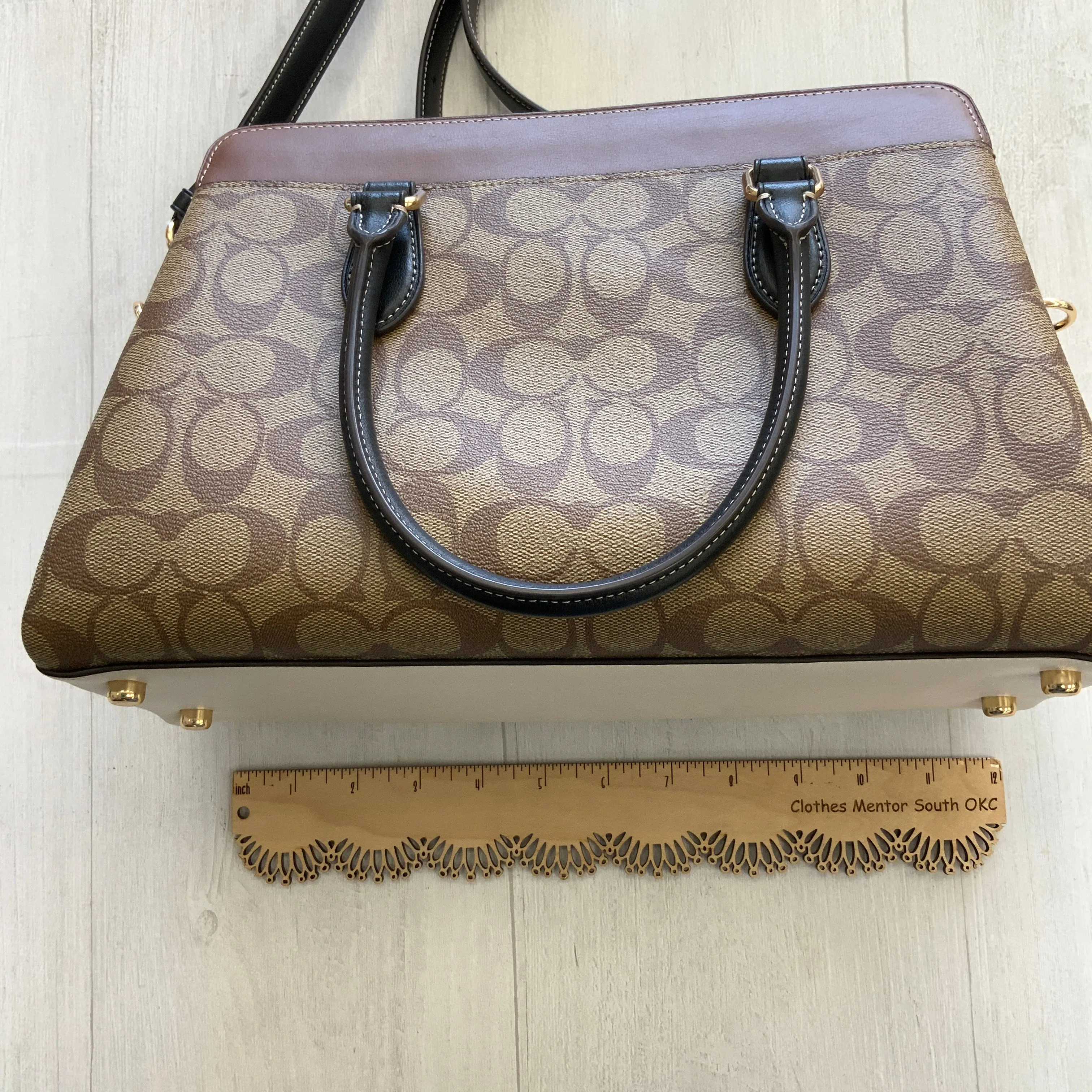 Handbag Designer By Coach  Size: Medium