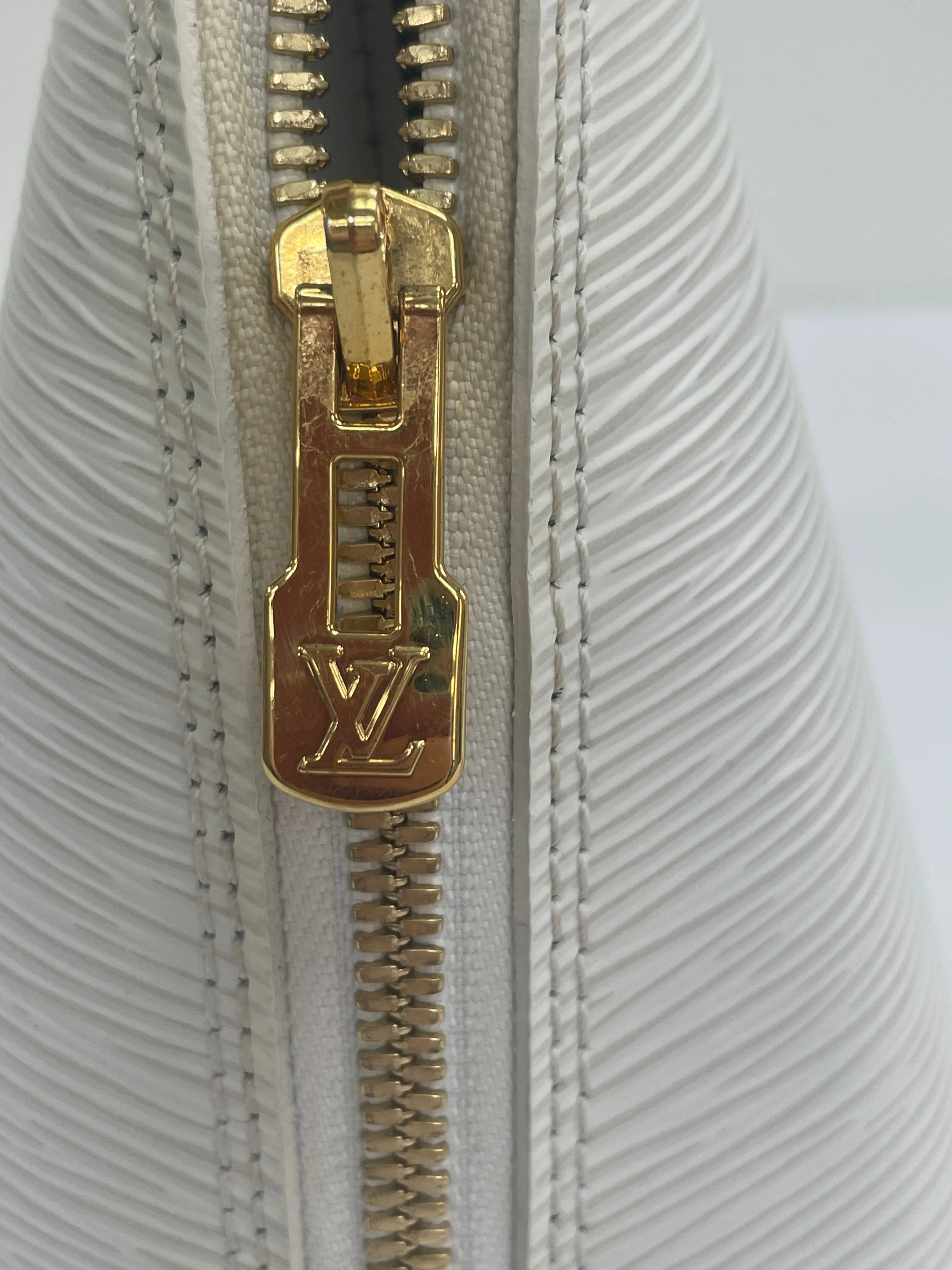 Louis Vuitton White Alma Handbag Love Lock Epi Leather Bb Bag