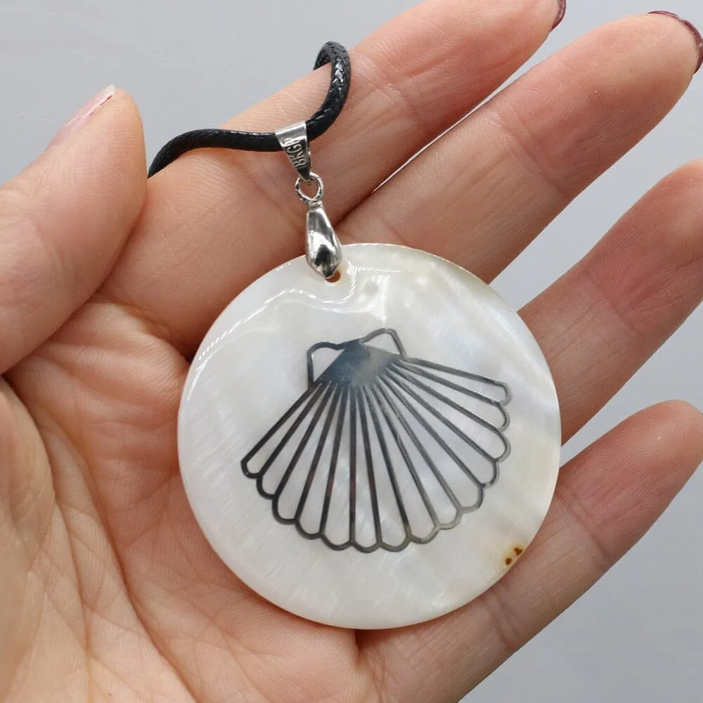 Natural Round Mother of Pearl Shell Pendant Tree of Life Necklace